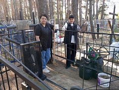 Аркадакцы благоустроили могилы ветеранов