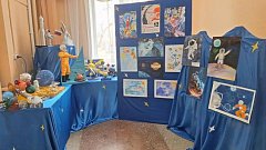 Творчество о космосе: выставка в районном Доме культуры