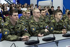 Военкор НТВ встретился с молодёжью Саратова