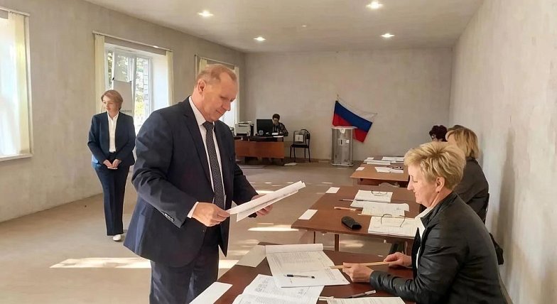  Николай Луньков принял участие в выборах