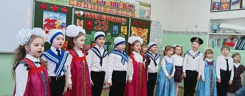 Аркадакские первоклашки устроили праздник мужества для своих пап