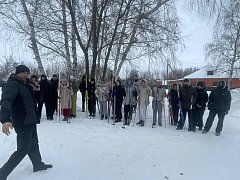 Юноши и девушки из Аркадакского медколледжа встали на лыжню