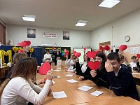 Аркадакские школьники удивили своих мам необычными поздравлениями 