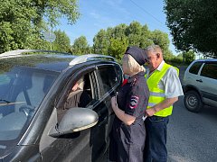 Аркадакская Госавтоинспекция и «Дорожный патруль» напомнили водителям о главных правилах безопасности