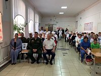 Таманцы встретились с аркадакскими студентами-медиками и наградили волонтёров