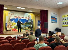 Аркадакские артисты выступили перед участниками спецоперации в военном госпитале