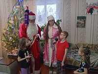 Дед Мороз и Снегурочка подарили аркадакским детям яркие эмоции 