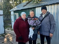 Школьники Аркадакского района поблагодарили ветеранов педагогического труда  