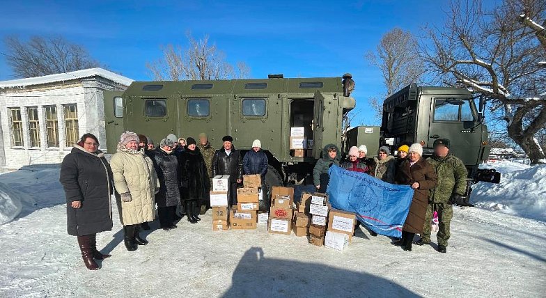 Представители Таманской дивизии привезли в Аркадак трофеи СВО и поблагодарили руководство и волонтёров района за помощь военнослужащим