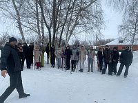 Юноши и девушки из Аркадакского медколледжа встали на лыжню