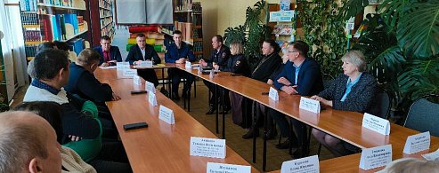 Рассмотрены вопросы укрепления межнационального мира и согласия