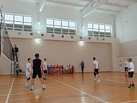 На волейбольной площадке аркадакского Дворца спорта царил дух соперничества