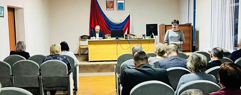 В администрации Аркадакского района обсудили отчёт о работе комиссии по делам несовершеннолетних в 2025 году