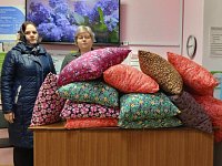 Аркадакцы выполнили заказы бойцов: удобные подушки и домашняя лапша уже в пути