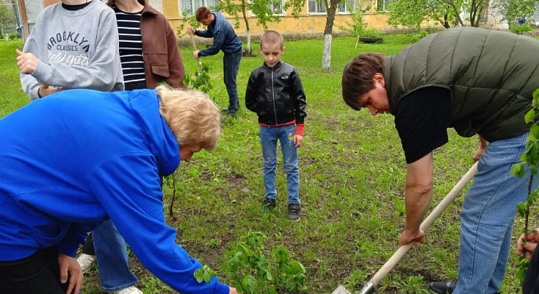 Яблоневый мост между поколениями 
