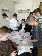 Кистендейские школьники изготовили блиндажные свечи