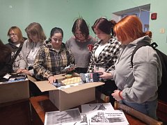 Студенты Аркадакского техникума механизации собрали гуманитарную помощь бойцам