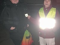 Школьникам напомнили, что светящиеся подвески и брелки могут спасти жизнь