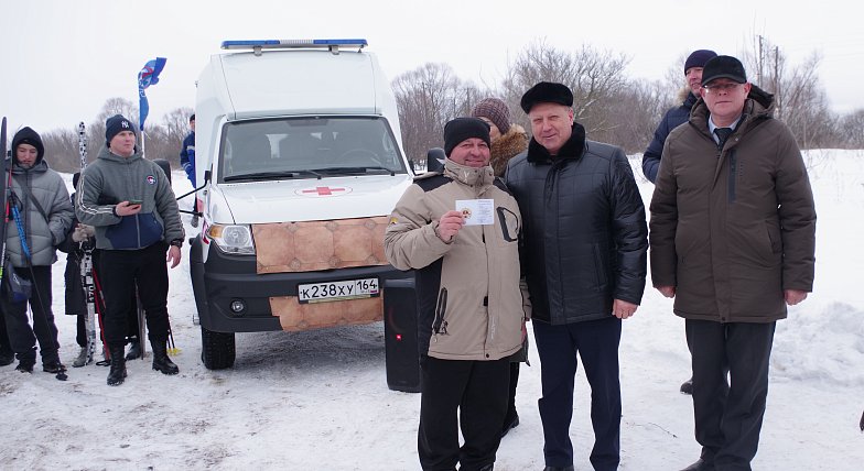 Аркадакских учителей физкультуры торжественно наградили значками ГТО