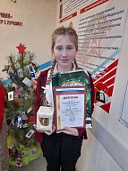 Новогоднюю ёлку в региональном центре допризывной молодёжи украсила кукла, изготовленная девочкой из Аркадака