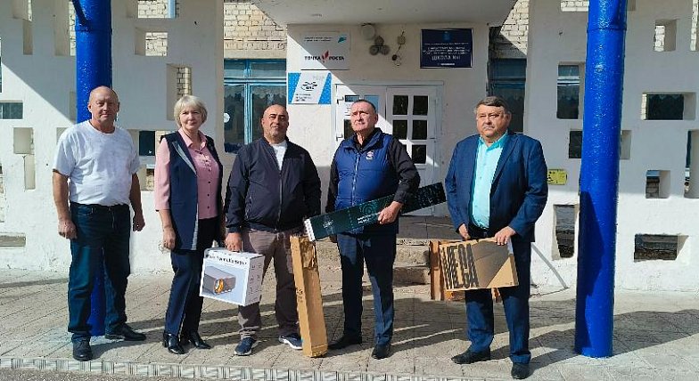 Первая школа города Аркадака получила в подарок электронный тир 