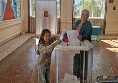 Дети на выборах в Аркадакском районе делают первые шаги к гражданственности
