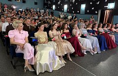 Прощальный вальс и первый взрослый рассвет: в Аркадакском районе прошли выпускные балы