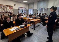 Саратовским школьникам рассказали, кто такие дропперы и как не оказаться вовлечёнными в мошенничество