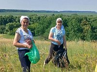 Аркадакские женщины собирают травяные сборы для защитников