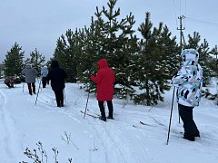 Аркадакцы провели день в лесу с лыжами и тюбингами 