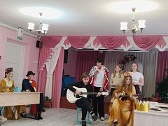 Аркадакские школьники выбирали Короля и Королеву осени 