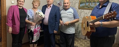 В  День пожилого человека поздравили семью героя