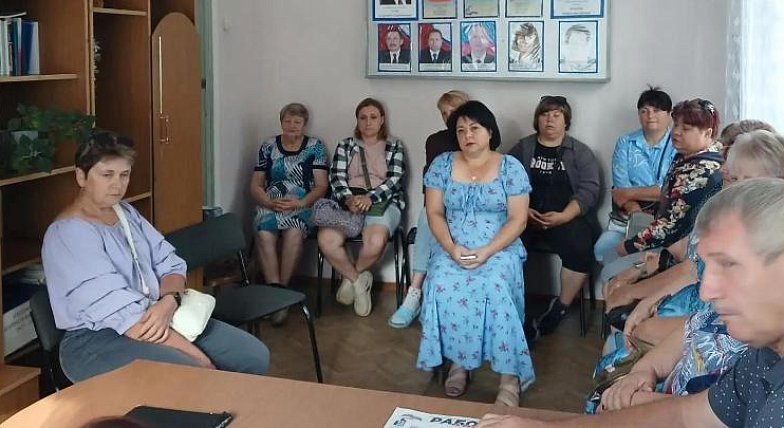 Открытый диалог власти и населения показал, как живёт село Красное Знамя 