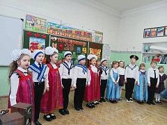 Аркадакские первоклашки устроили праздник мужества для своих пап